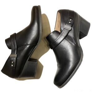 Soul Naturalizer Black Zip Up  Ankle Booties - Size: 9.5